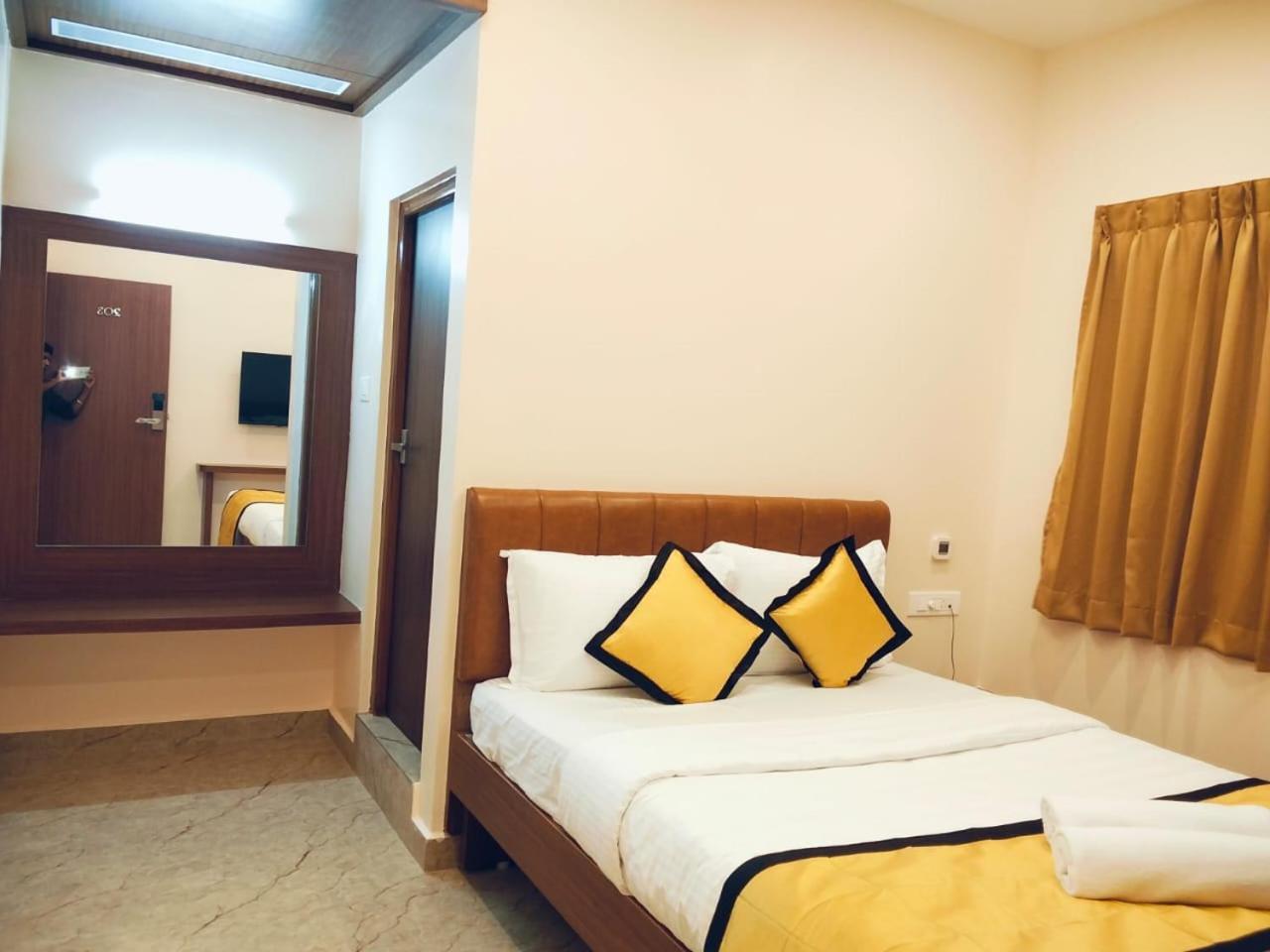 Uj Pallazzio - Business Class Luxury Hotel Tiruvannamalai Luaran gambar